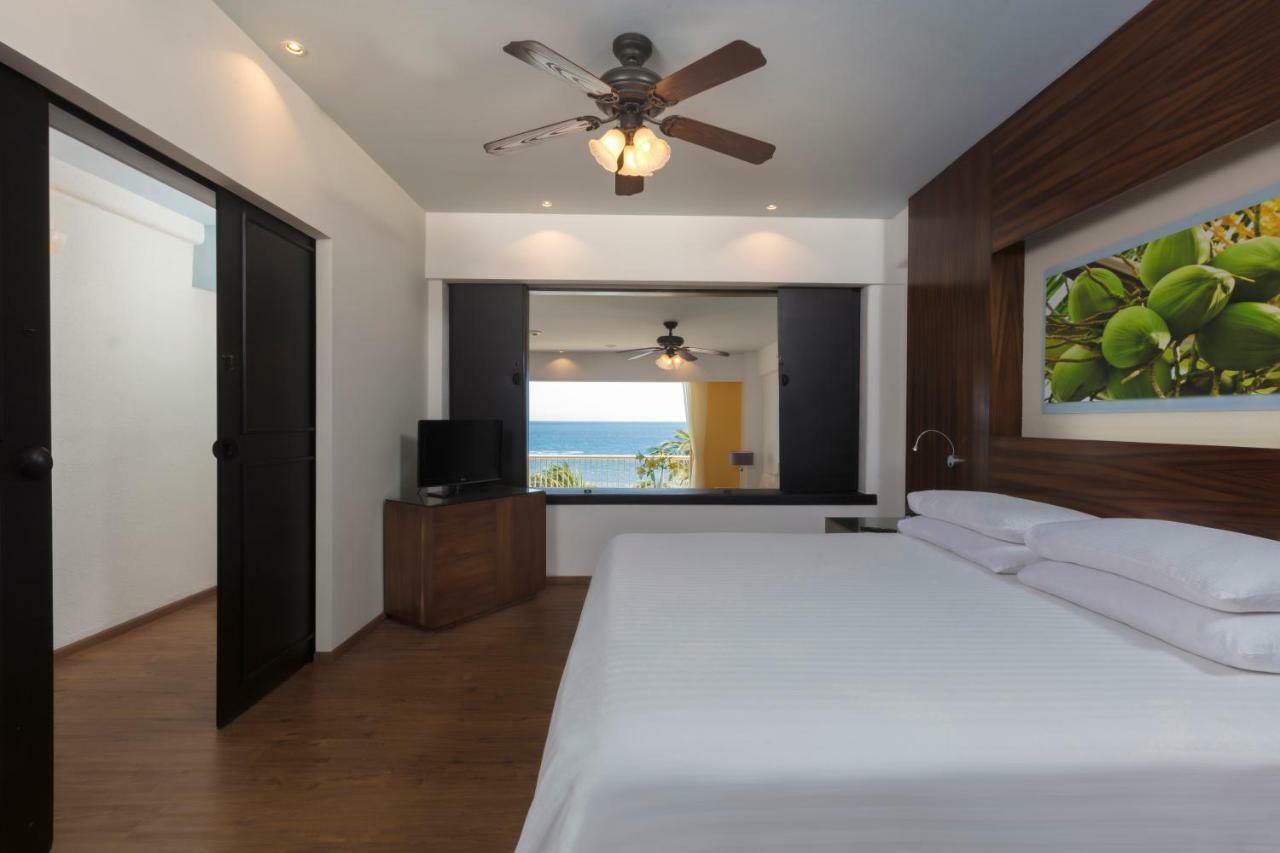 Krystal Grand Nuevo Vallarta Exterior photo